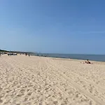Vakantiehuis Urlaub Im Gruenen, Finnhuette Versteckt Zwischen Baeumen Und Duenen - Carla Trassenheide